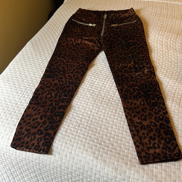 Unif high waisted leopard velvet pants 24 - Picture 2 of 4